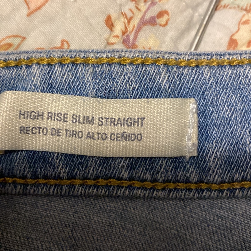 Universal Thread - Picture 6 of 6